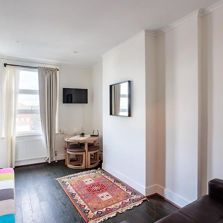 Entire Luxurious Flat Sleeps 4 Persons Apartment London Exterior photo