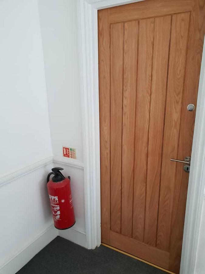 Entire Luxurious Flat Sleeps 4 Persons Apartment London Exterior photo